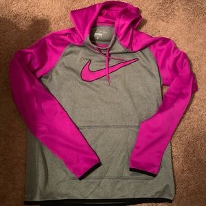 NIKE - Therma Fit Hoodie